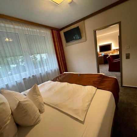 Hotel Merkur 란스툴 외부 사진
